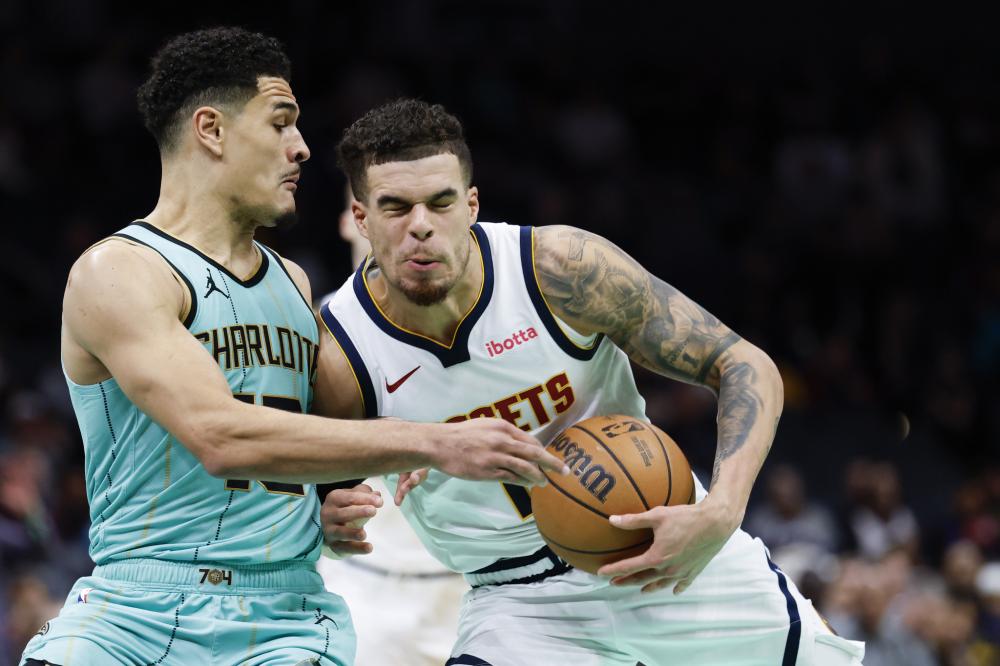 克罗斯在离 克罗斯在离