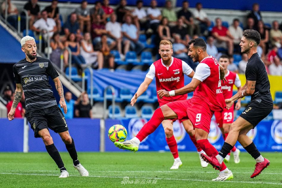 伯恩茅斯中 伯恩茅斯中