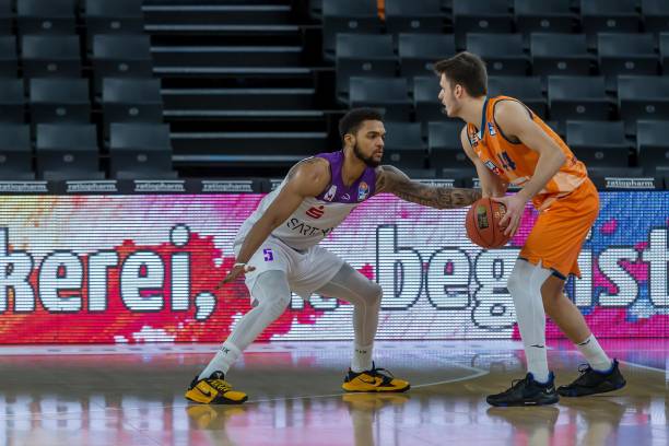 在场上始终 在场上始终